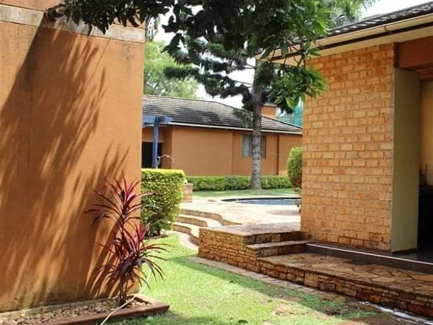 Mansion for sale in Bbunga Kampala