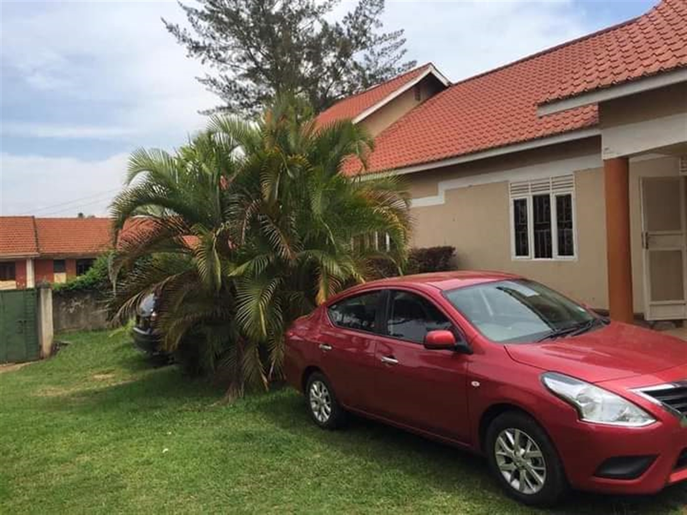 Semi Detached for rent in Mutungo Kampala