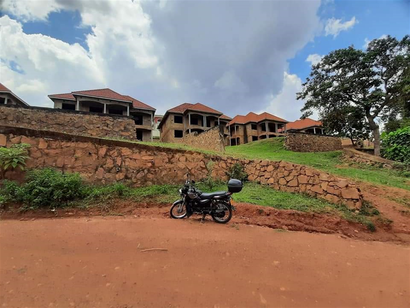 Shell House for sale in Seguku Kampala