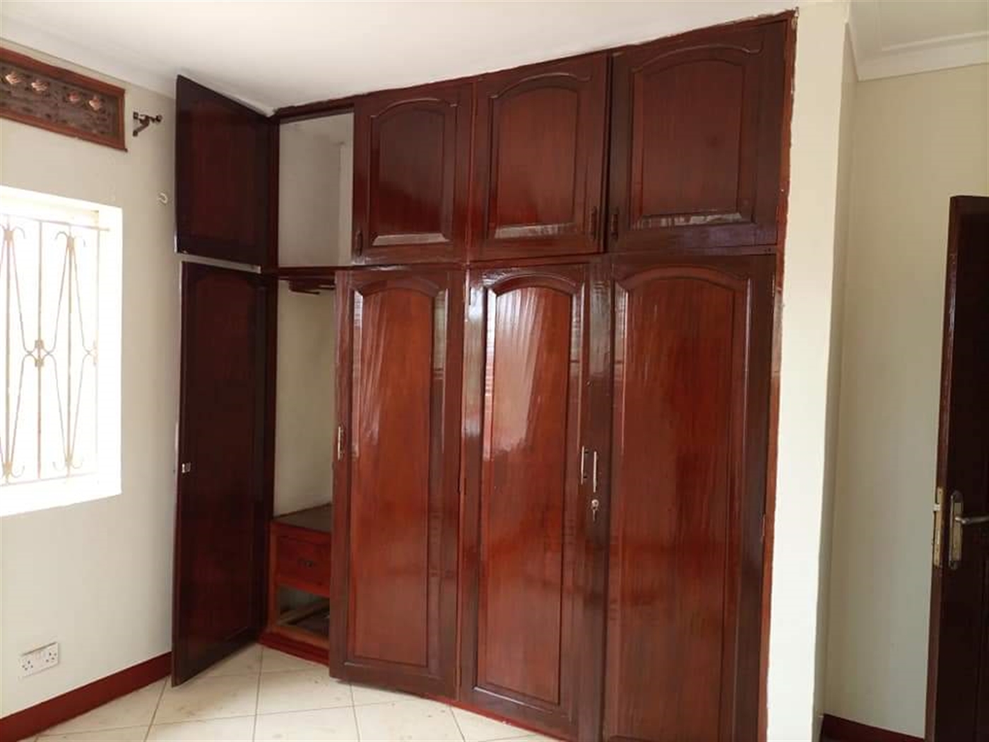 Bungalow for rent in Kulambilo Kampala