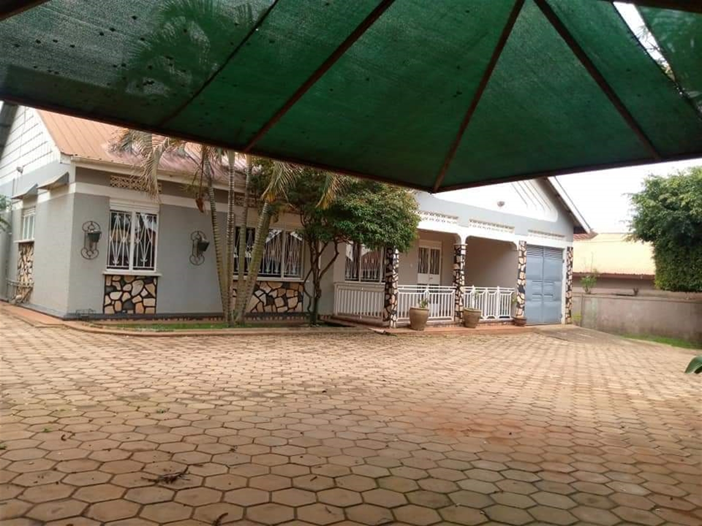 Bungalow for rent in Bukoto Kampala