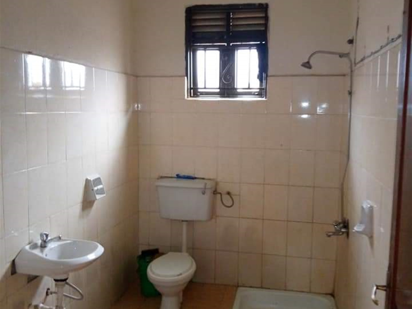 Semi Detached for rent in Kulambilo Kampala