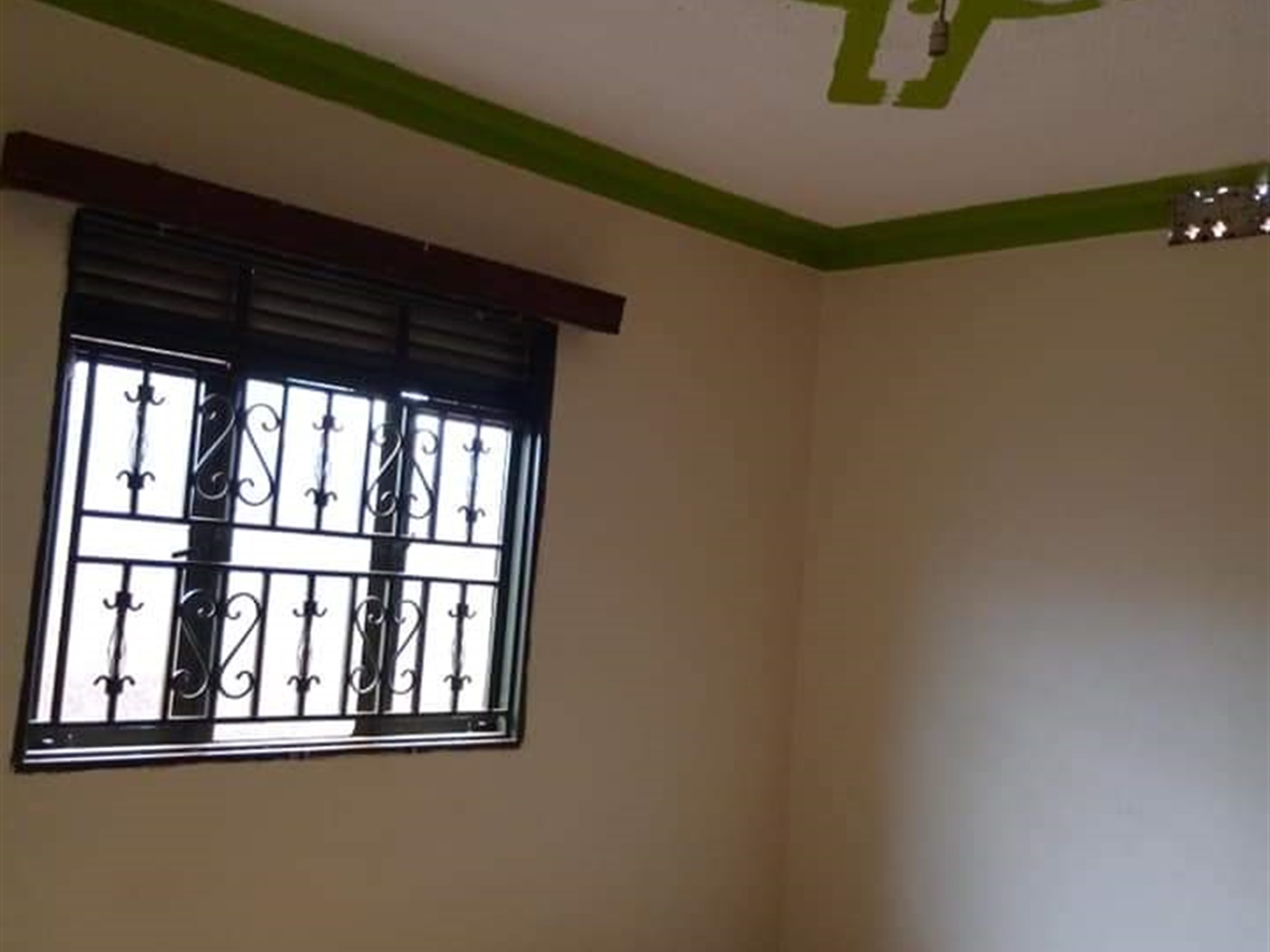 Semi Detached for rent in Kulambilo Kampala