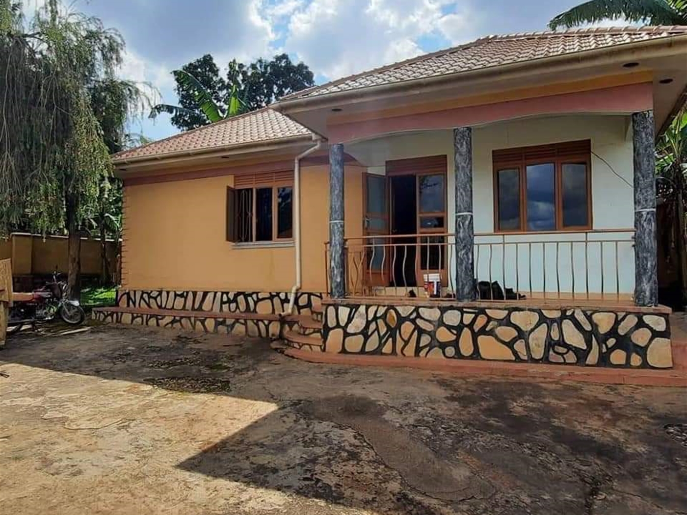 Bungalow for rent in Kisaasi Kampala