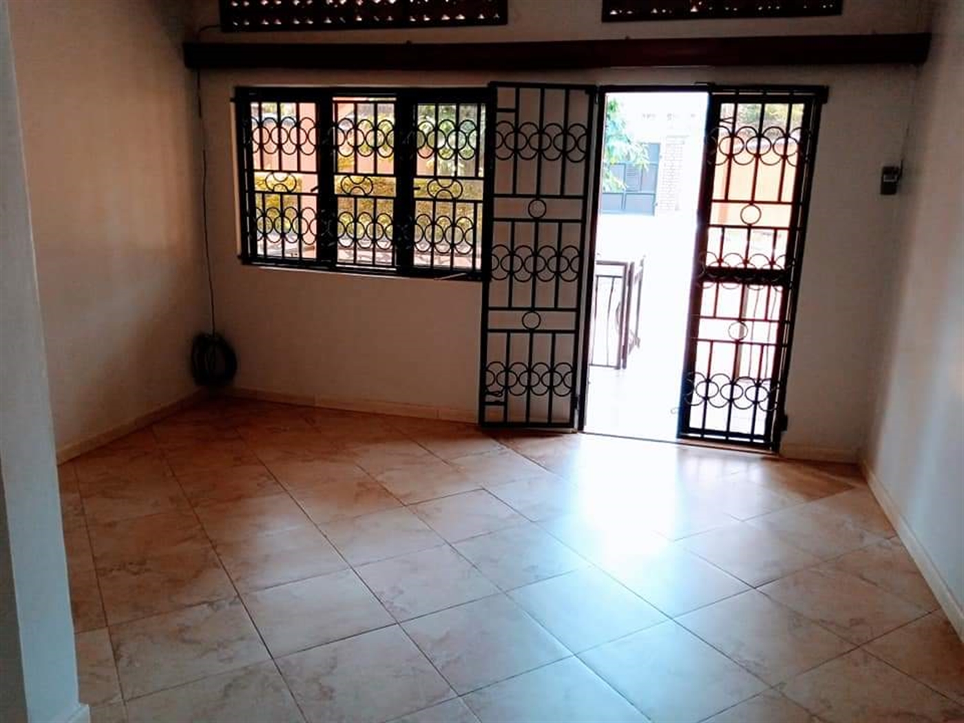 Bungalow for rent in Kira Wakiso