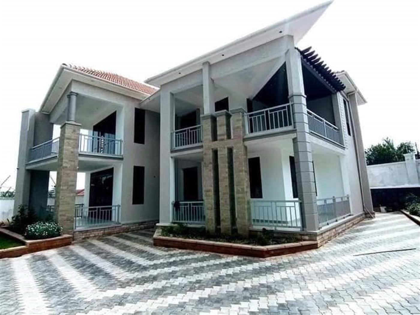 Mansion for sale in Kiwaatule Kampala