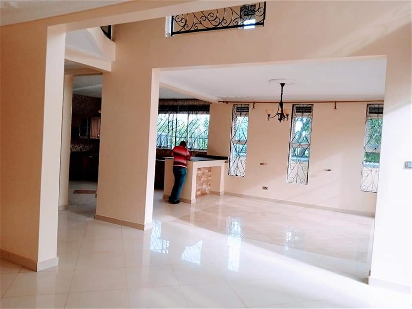 Mansion for sale in Kira Wakiso