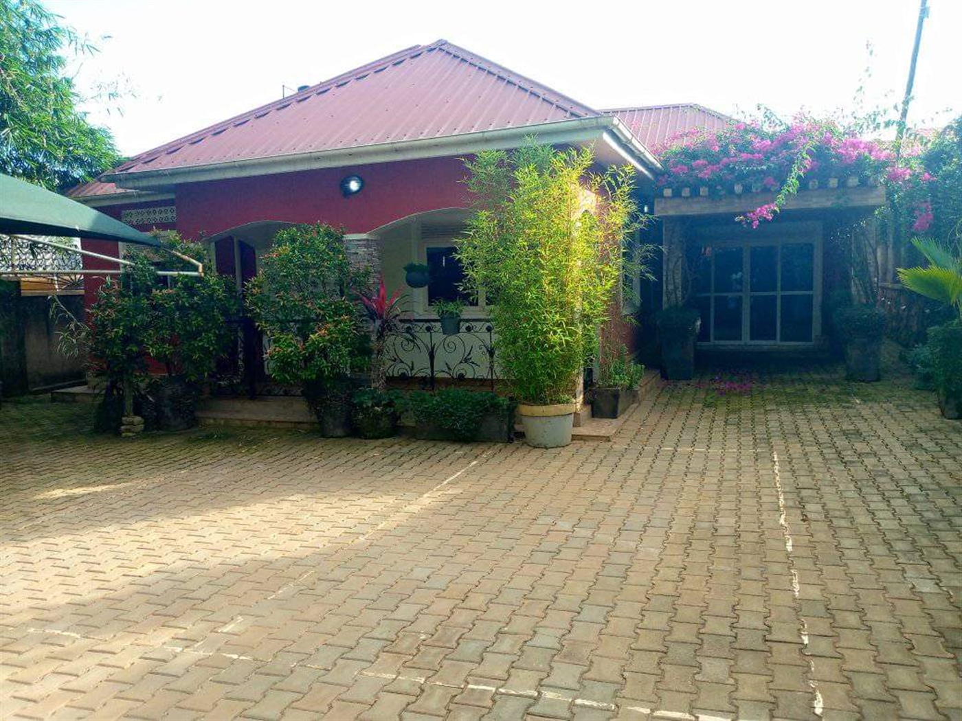 Bungalow for rent in Kyaliwajjala Wakiso