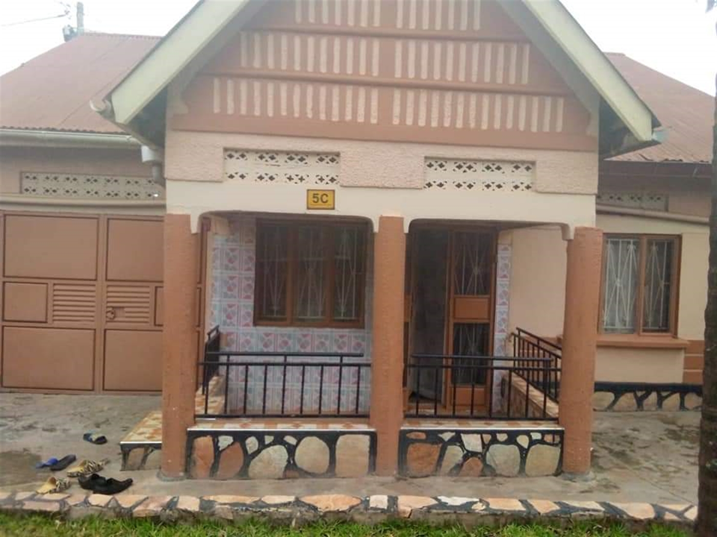 Bungalow for sale in Kanyanya Kampala