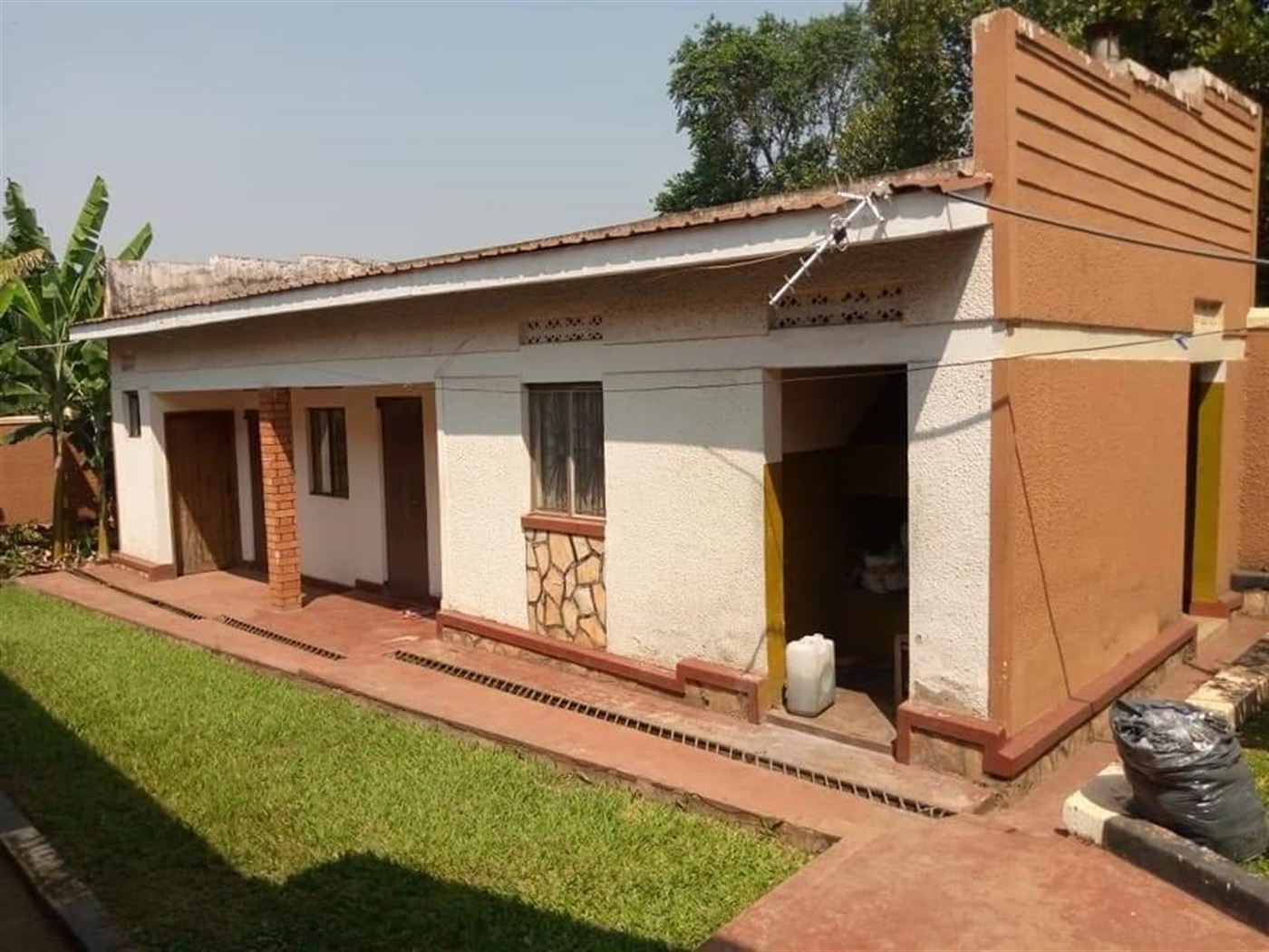 Bungalow for rent in Kisaasi Kampala