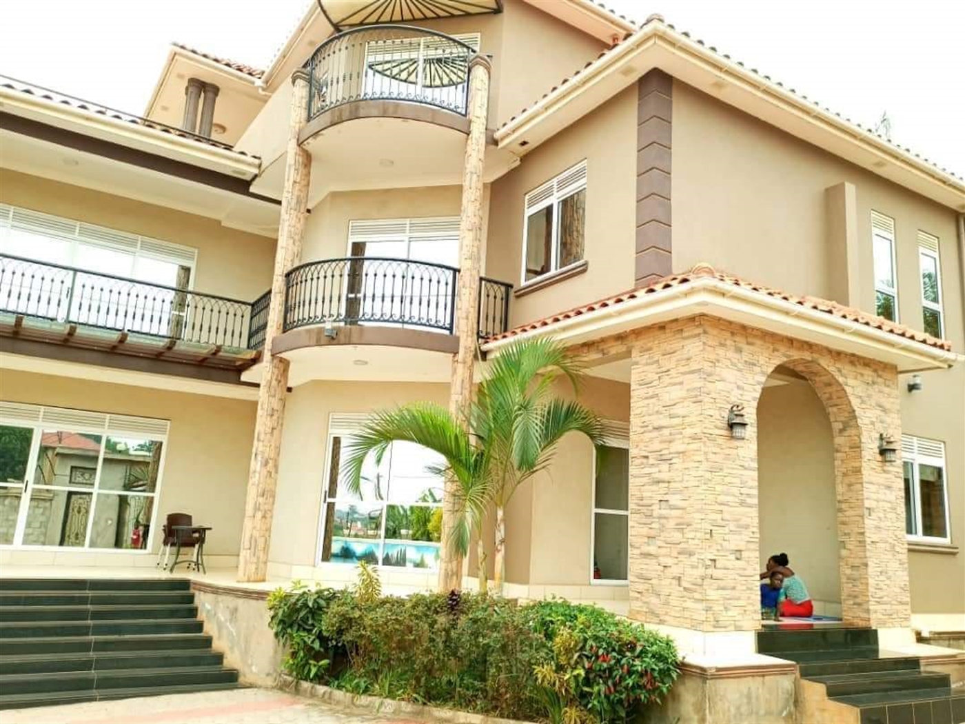 Mansion for sale in Kiwaatule Kampala