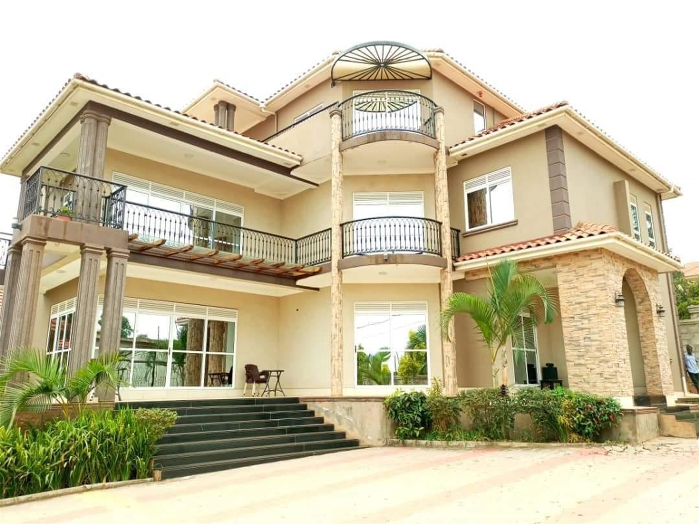 Mansion for sale in Kiwaatule Kampala