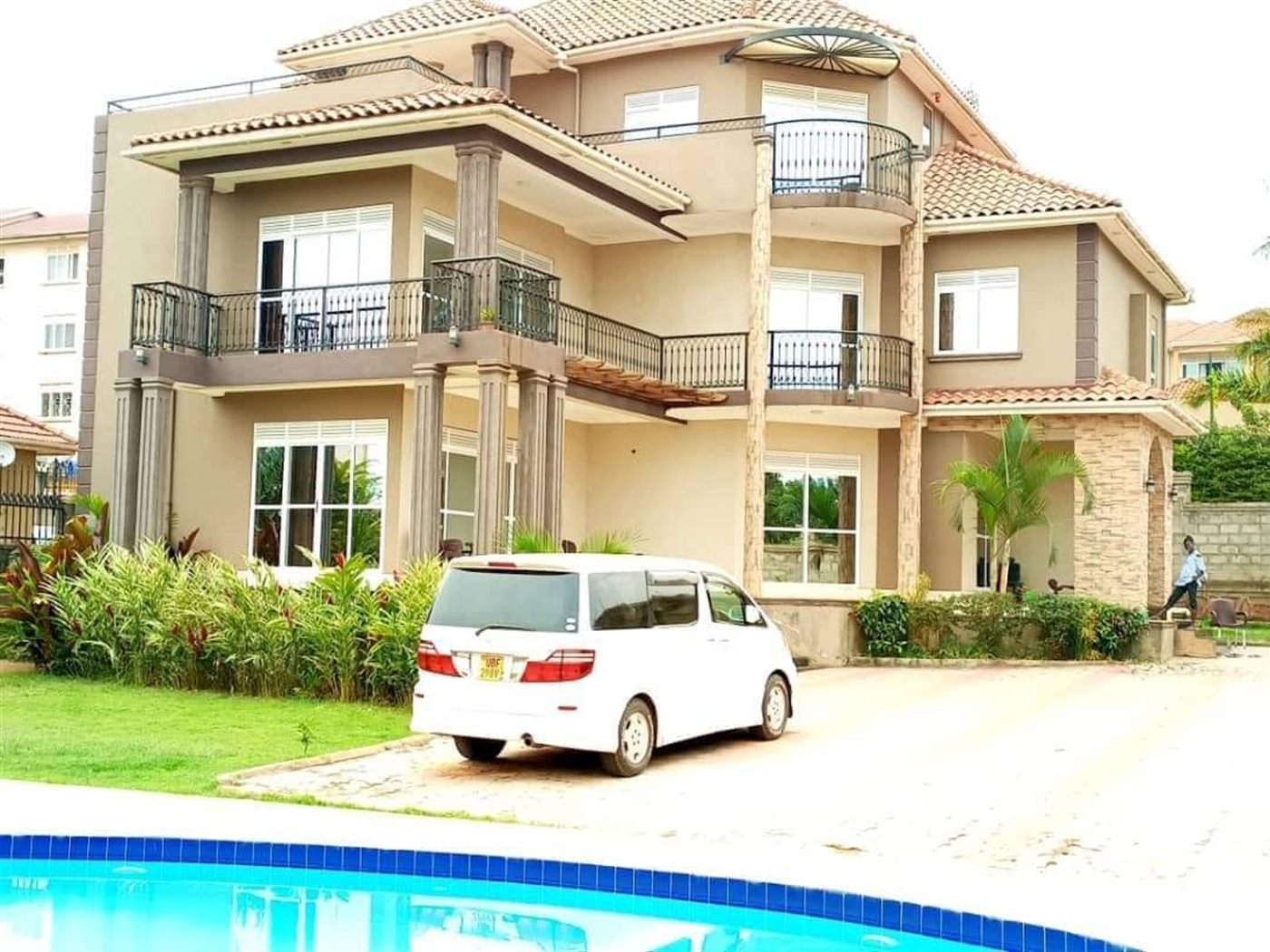 Mansion for sale in Kiwaatule Kampala