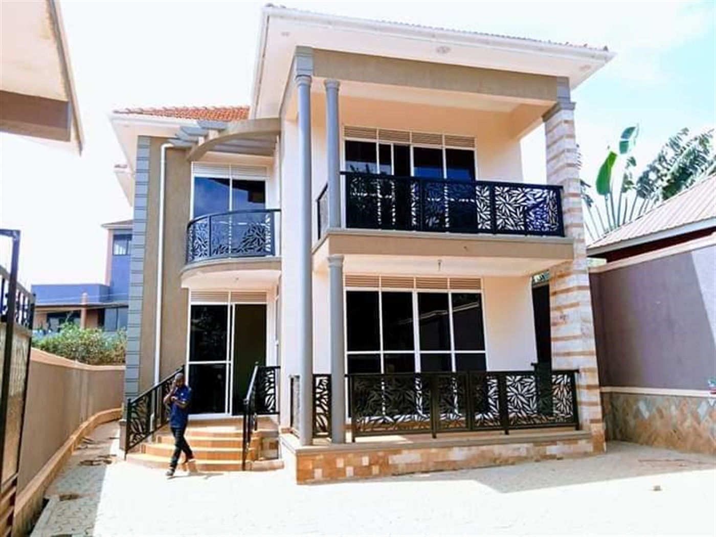 Duplex for sale in Kyanja Kampala