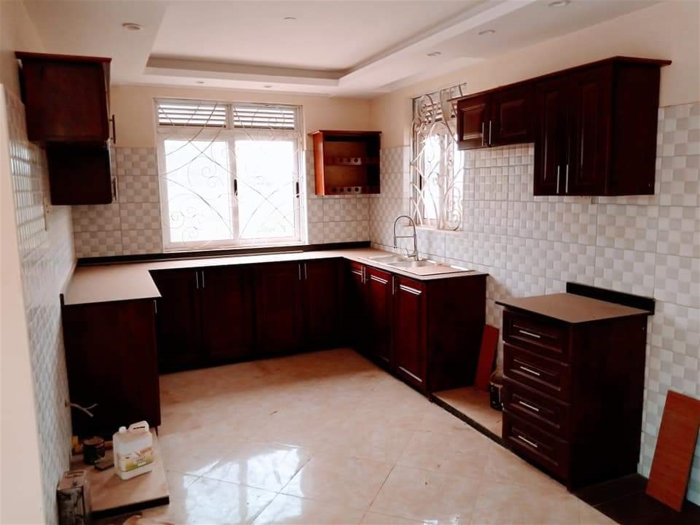 Mansion for sale in Kira Wakiso