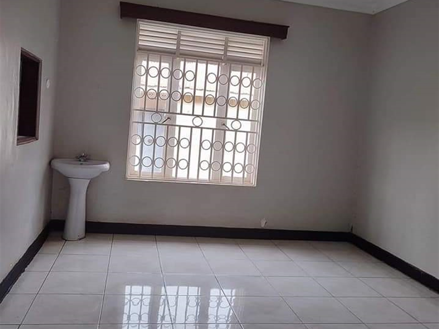 Bungalow for rent in Kisaasi Kampala