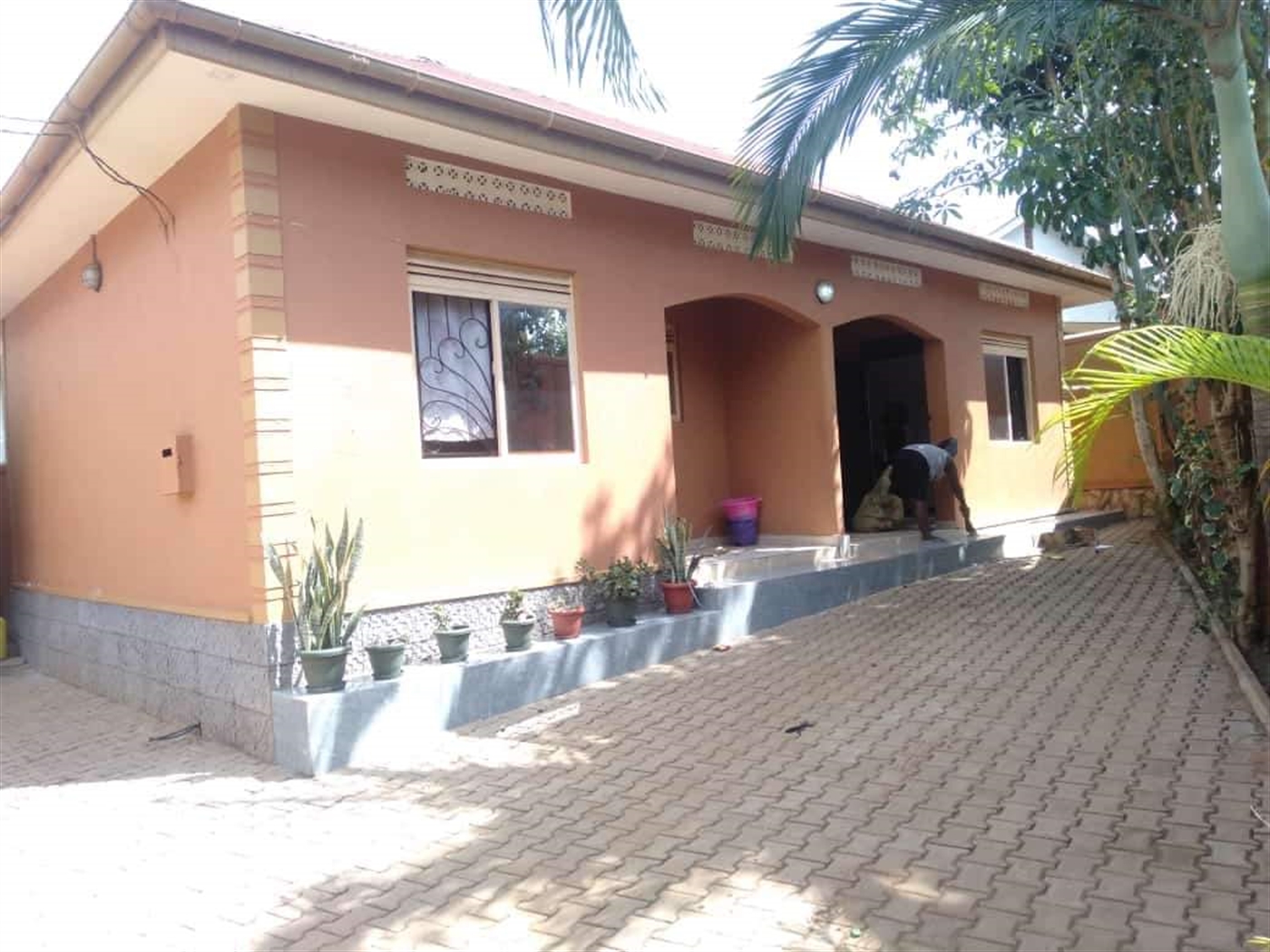 Semi Detached for rent in Kyanja Kampala