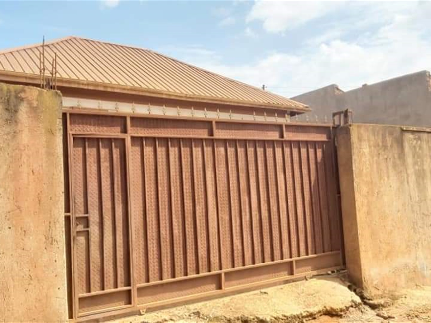 Bungalow for sale in Kitende Wakiso