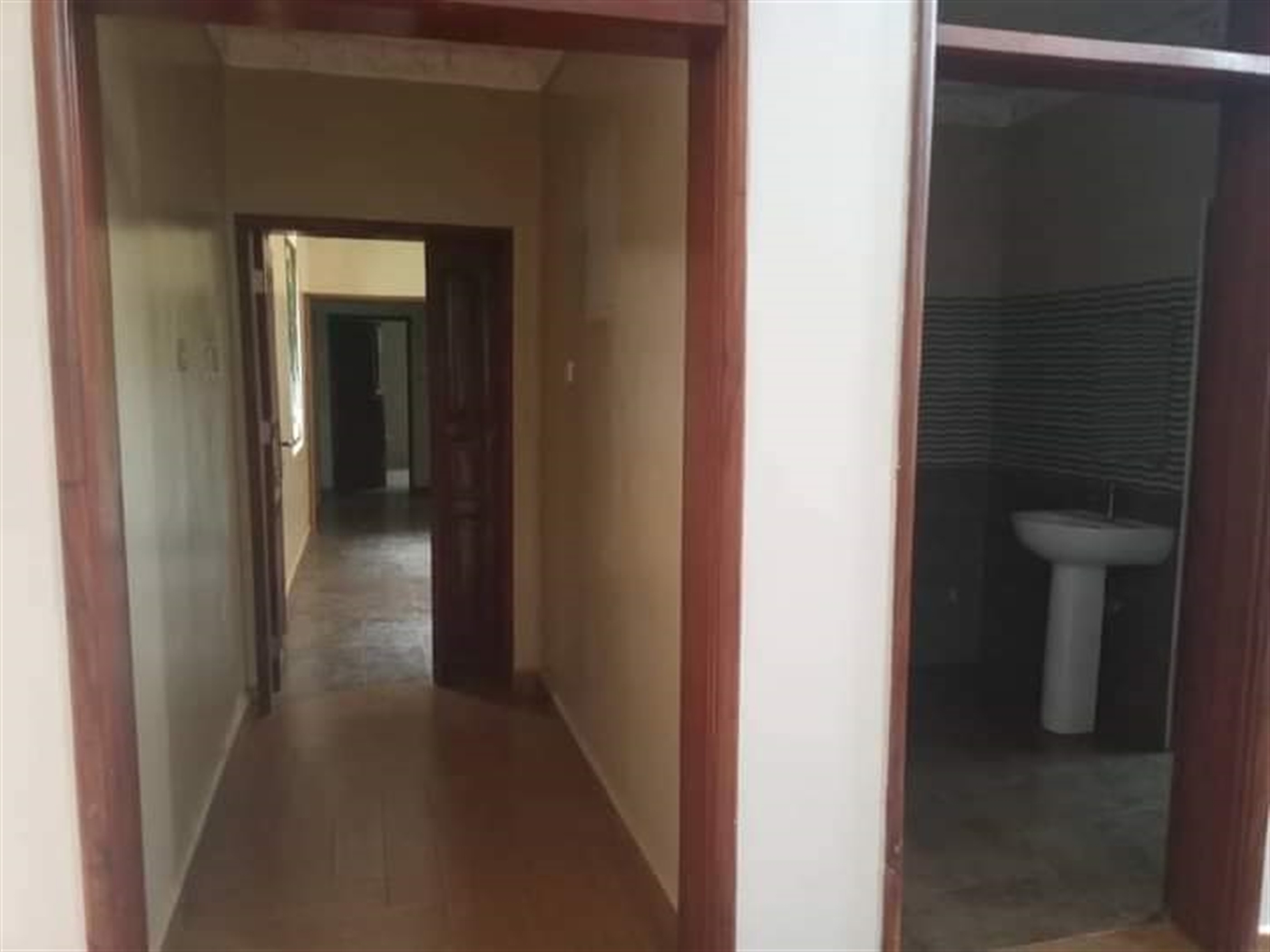 Duplex for sale in Najjera Wakiso