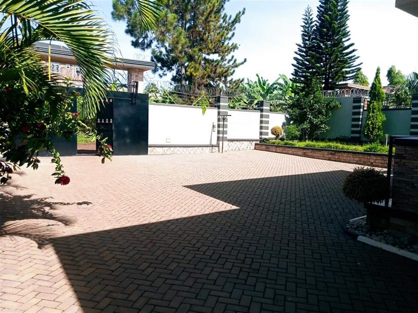 Bungalow for sale in Kitende Wakiso