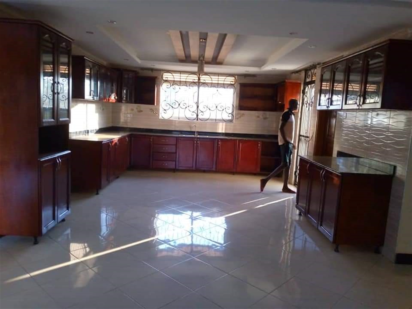 Mansion for rent in Bwelenga Wakiso