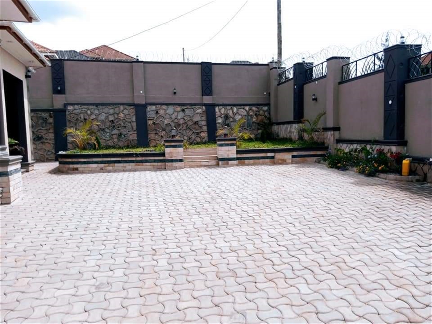 Bungalow for sale in Gayaza Wakiso