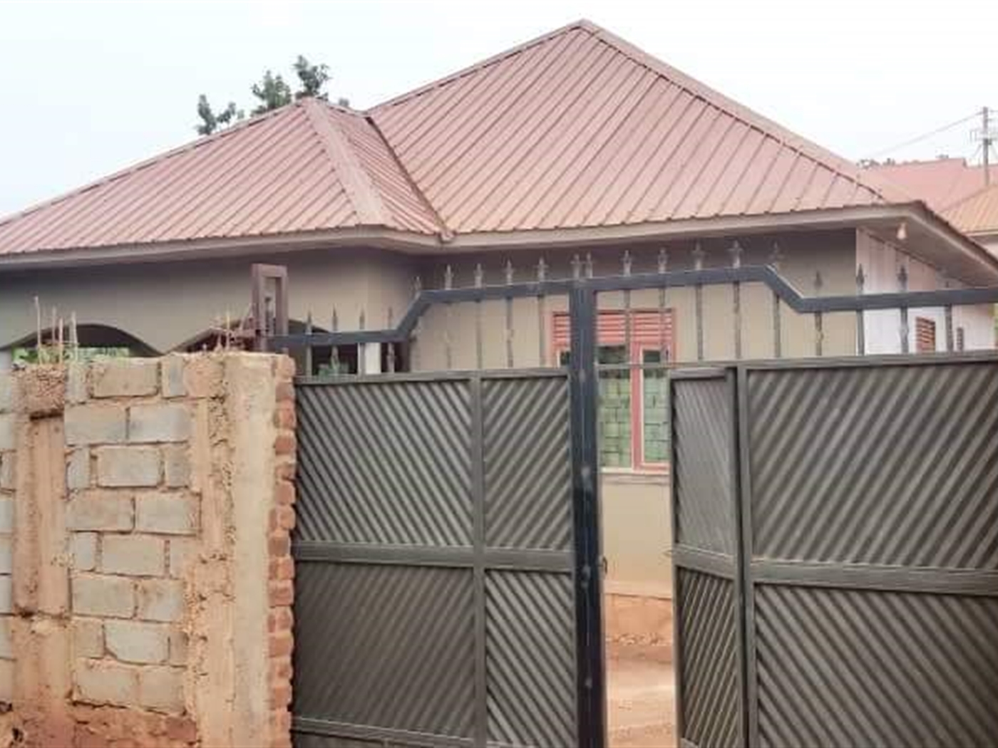 Bungalow for sale in Kitende Wakiso