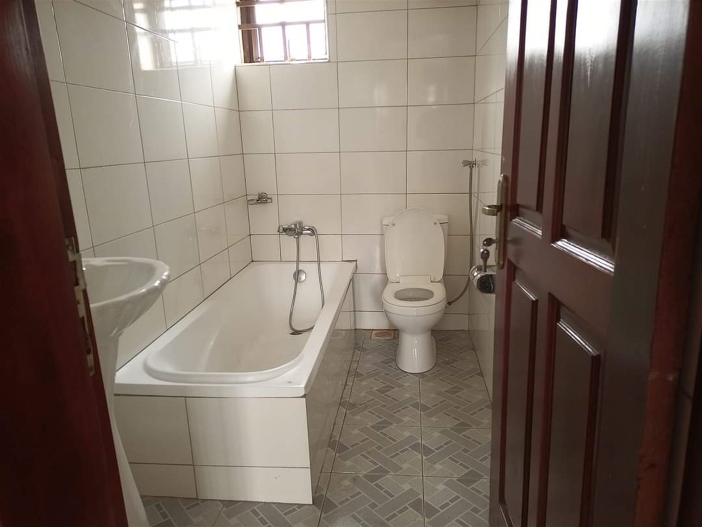 Apartment for rent in Kisaasi Kampala