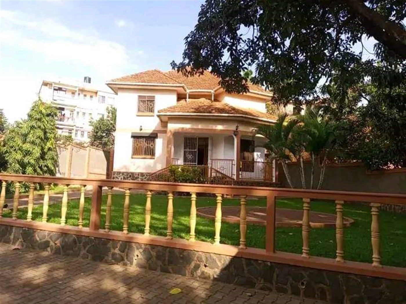 Duplex for rent in Naguru Kampala