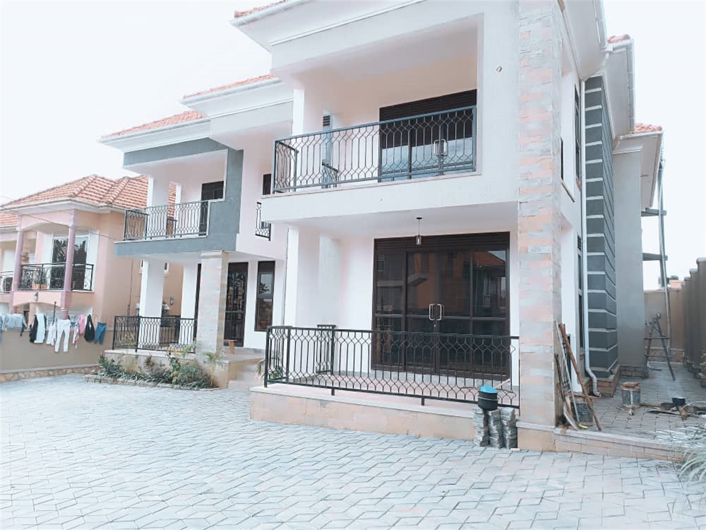 Mansion for sale in Kira Wakiso