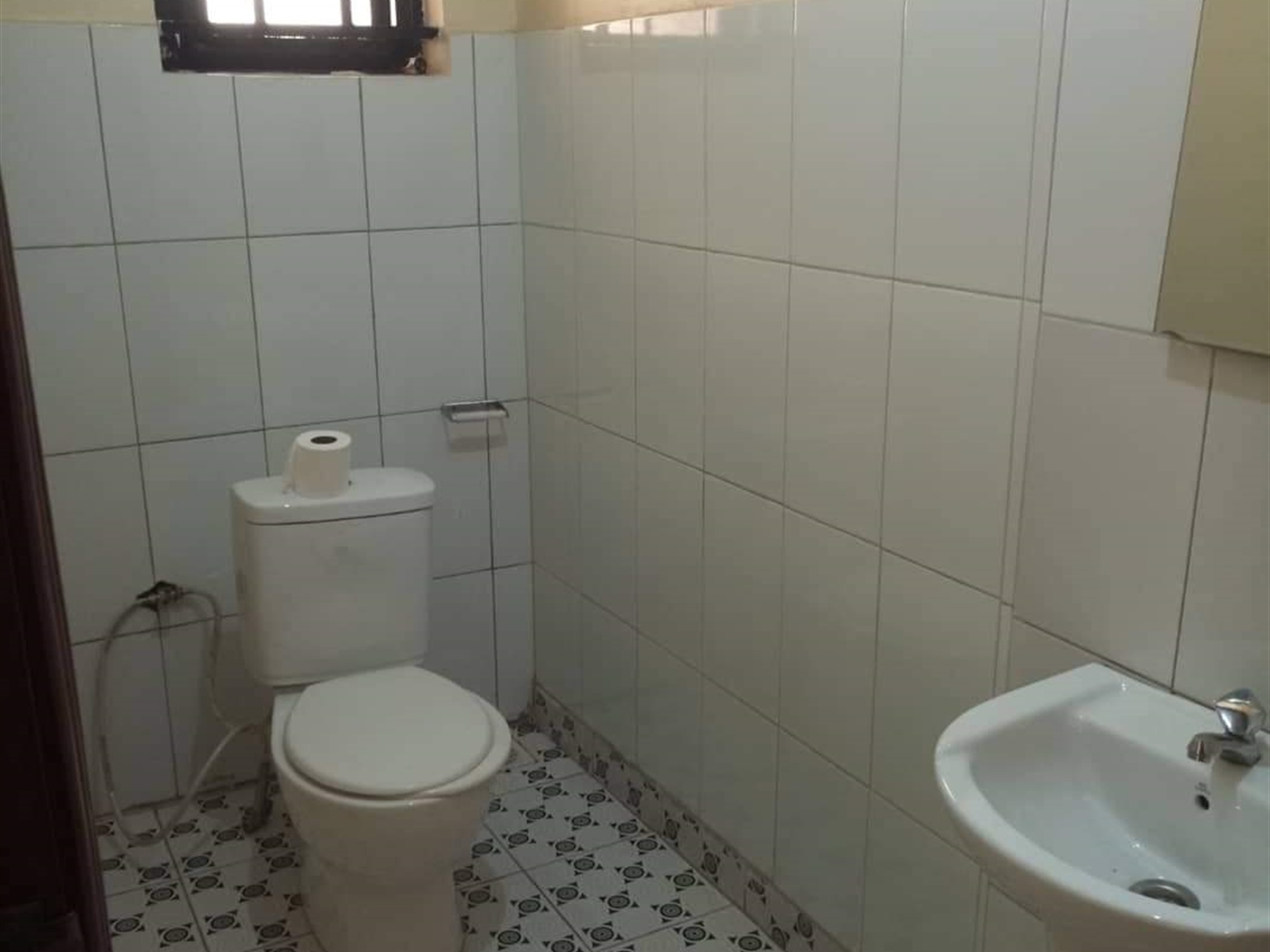 Duplex for rent in Kyambogo Kampala
