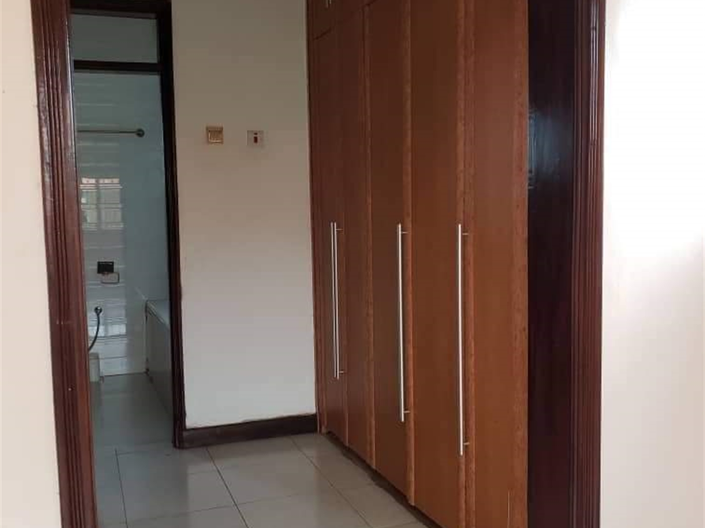 Duplex for rent in Kisaasi Kampala