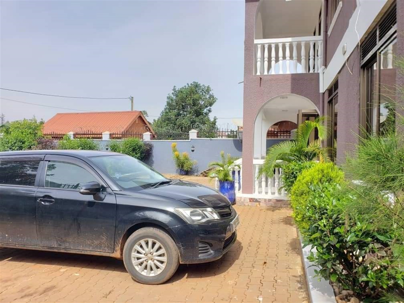 Duplex for rent in Kisaasi Kampala