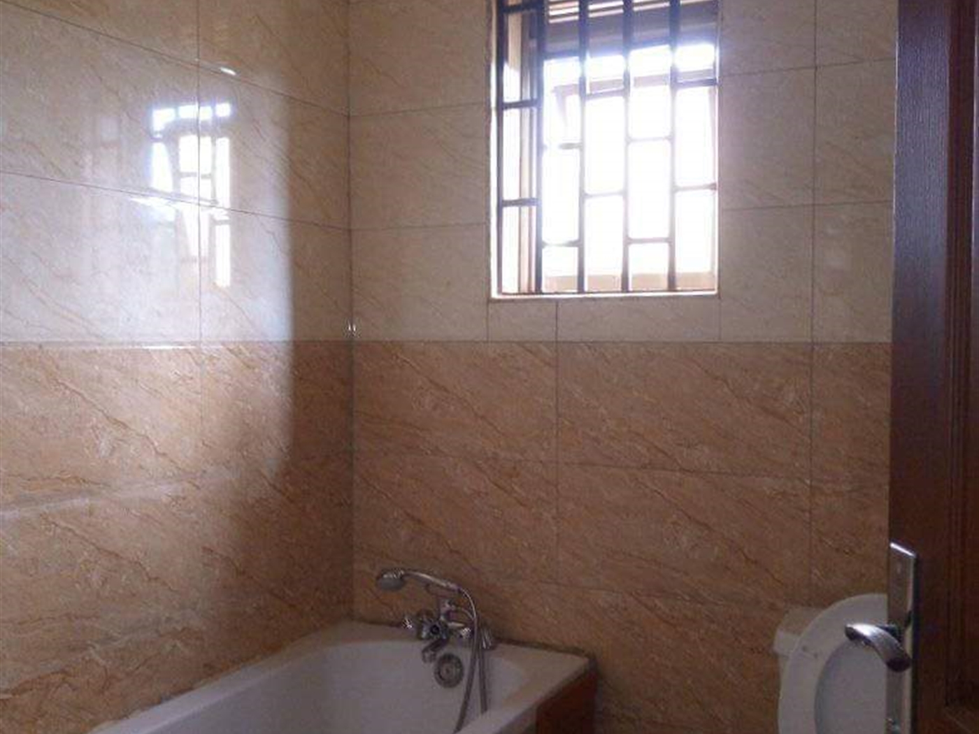 Apartment for rent in Kiwaatule Kampala