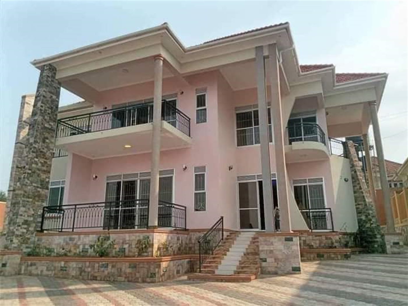 Mansion for sale in Bwebajja Wakiso