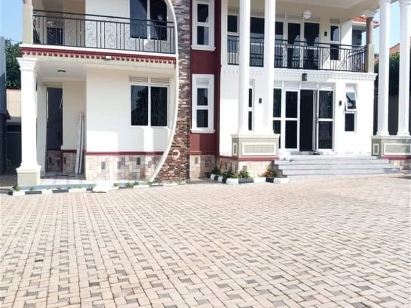 Mansion for sale in Katale Wakiso