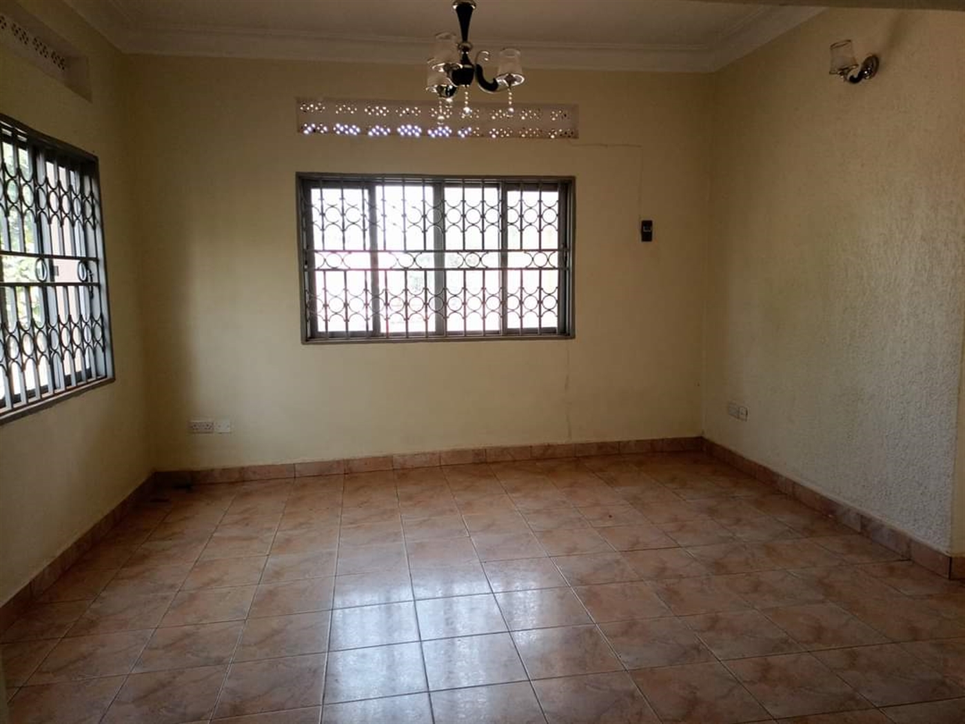 Bungalow for rent in Kira Wakiso