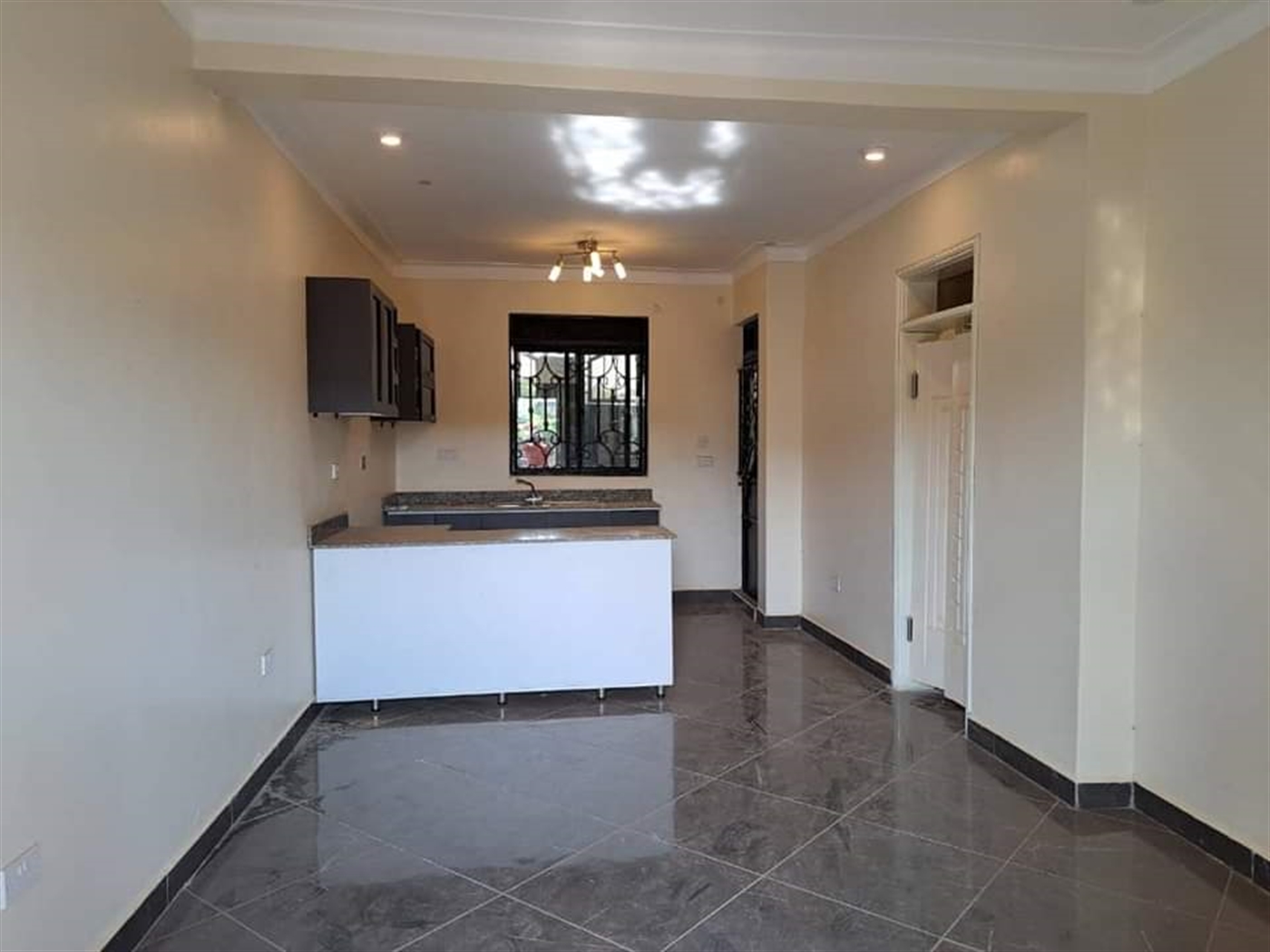 Duplex for rent in Kyaliwajjala Wakiso
