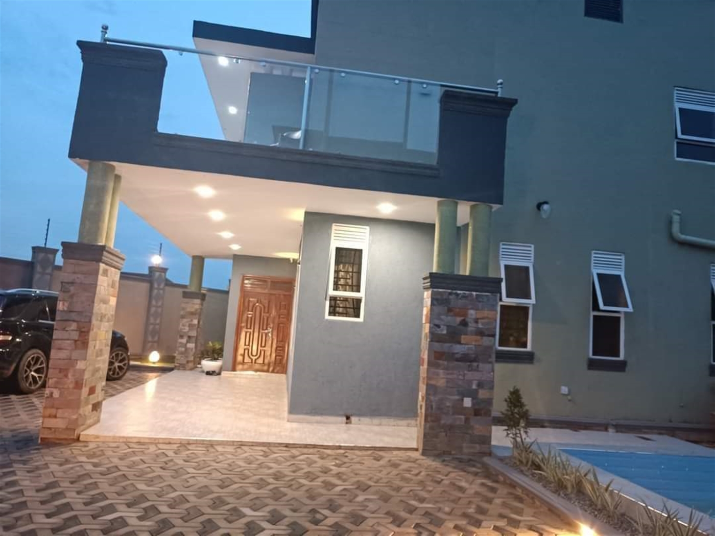 Duplex for sale in Kyanja Kampala