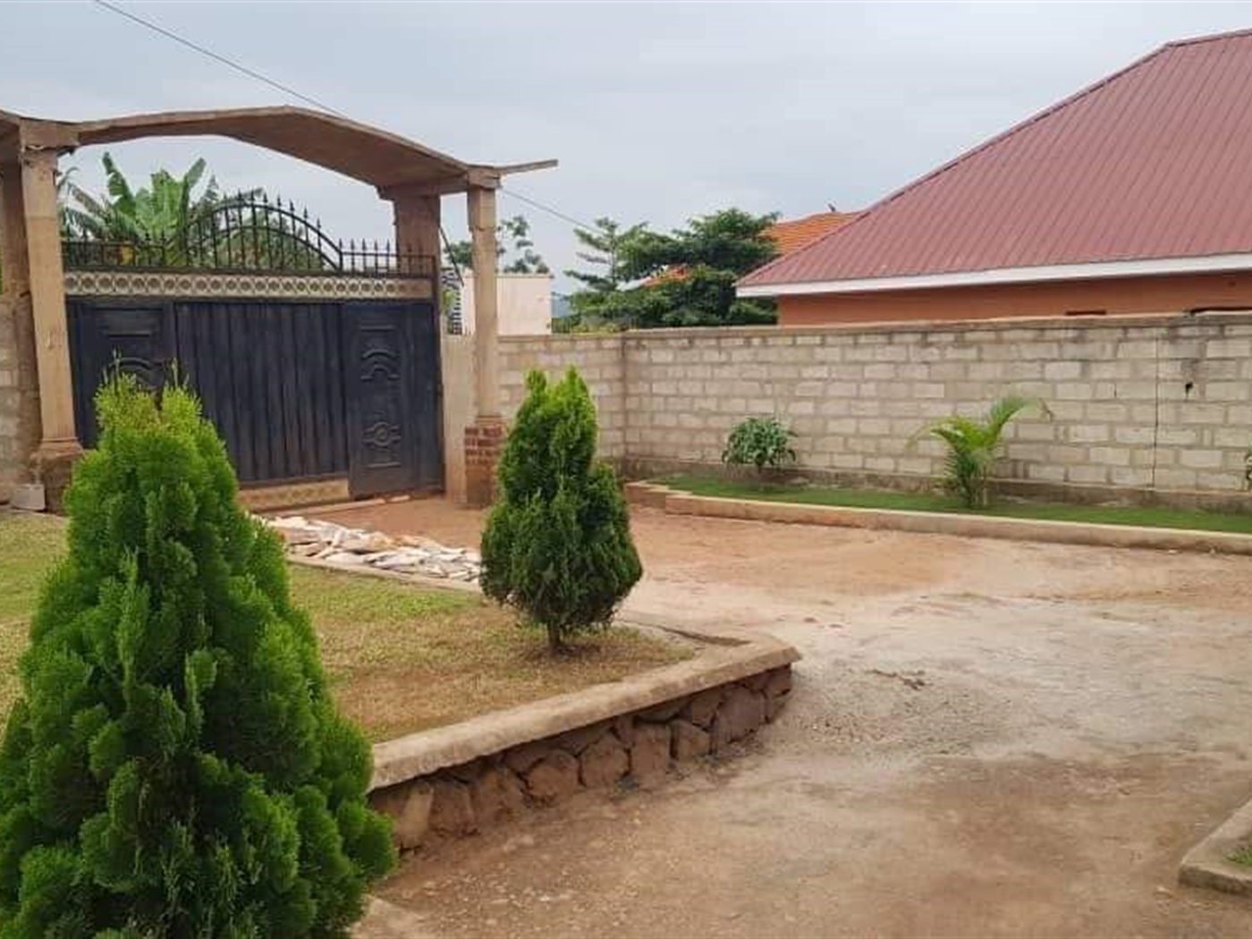 Bungalow for sale in Kitende Wakiso