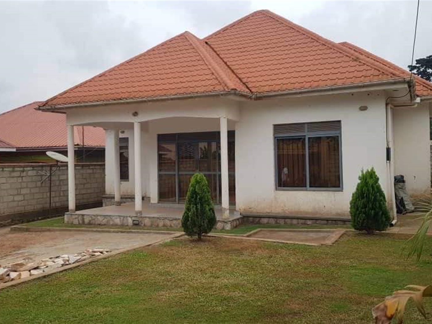 Bungalow for sale in Kitende Wakiso