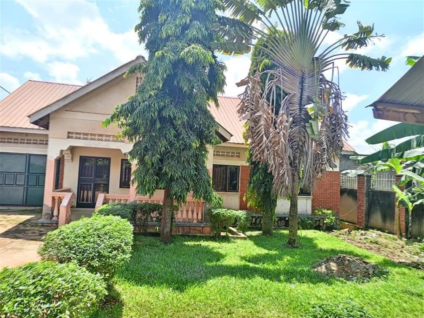 Bungalow for sale in Kyaliwajjala Wakiso