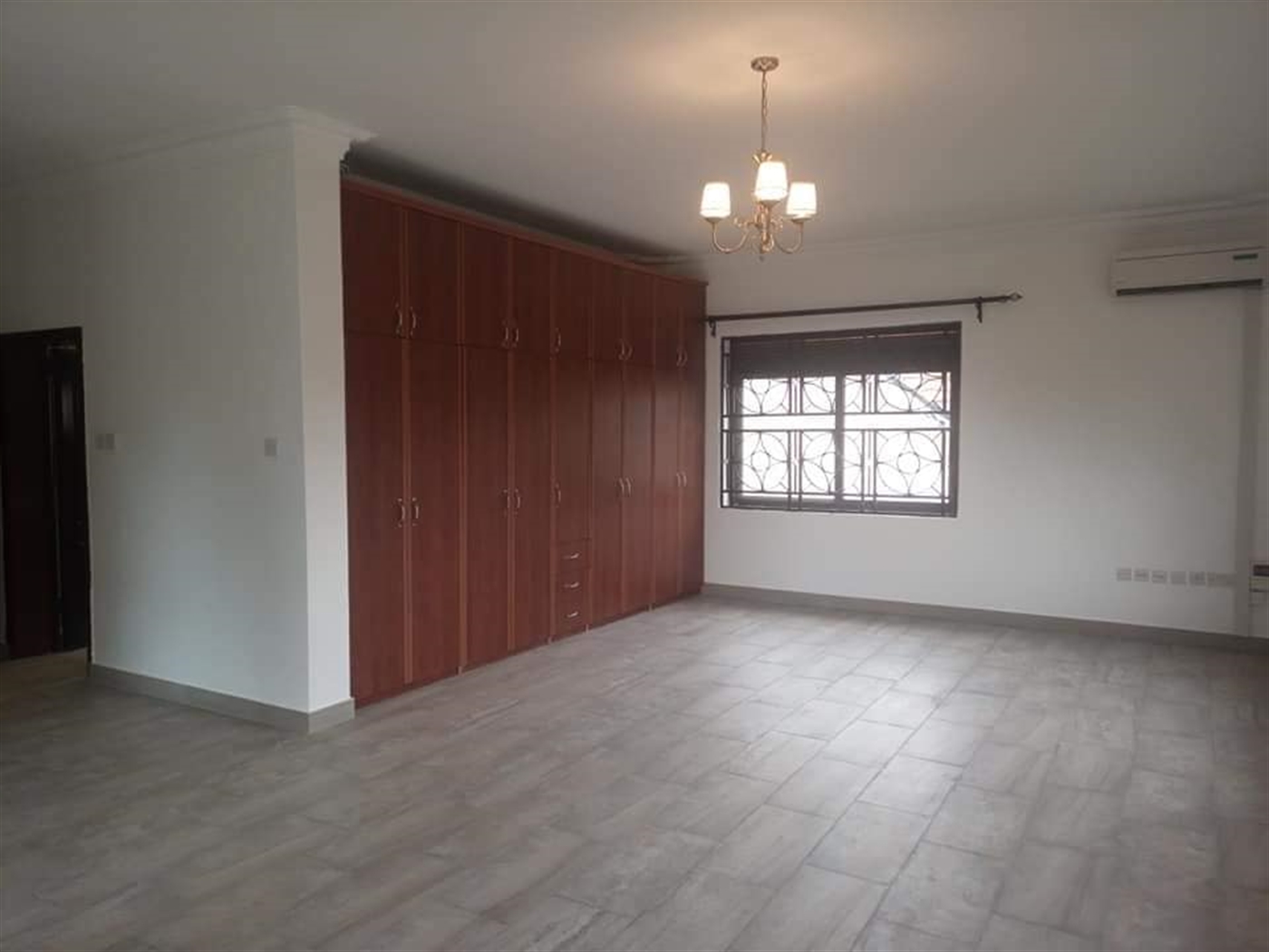 Villa for rent in Bugoloobi Kampala