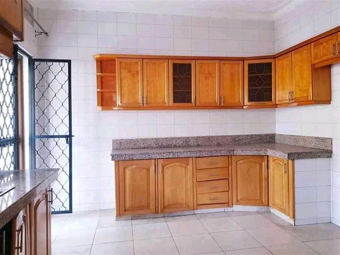 Bungalow for rent in Bbunga Kampala