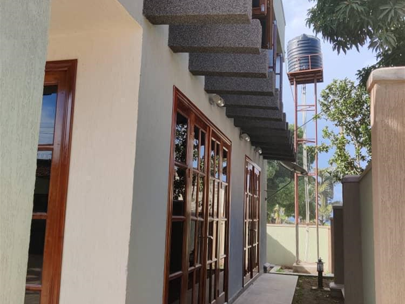 Storeyed house for sale in Munyonyo Kampala