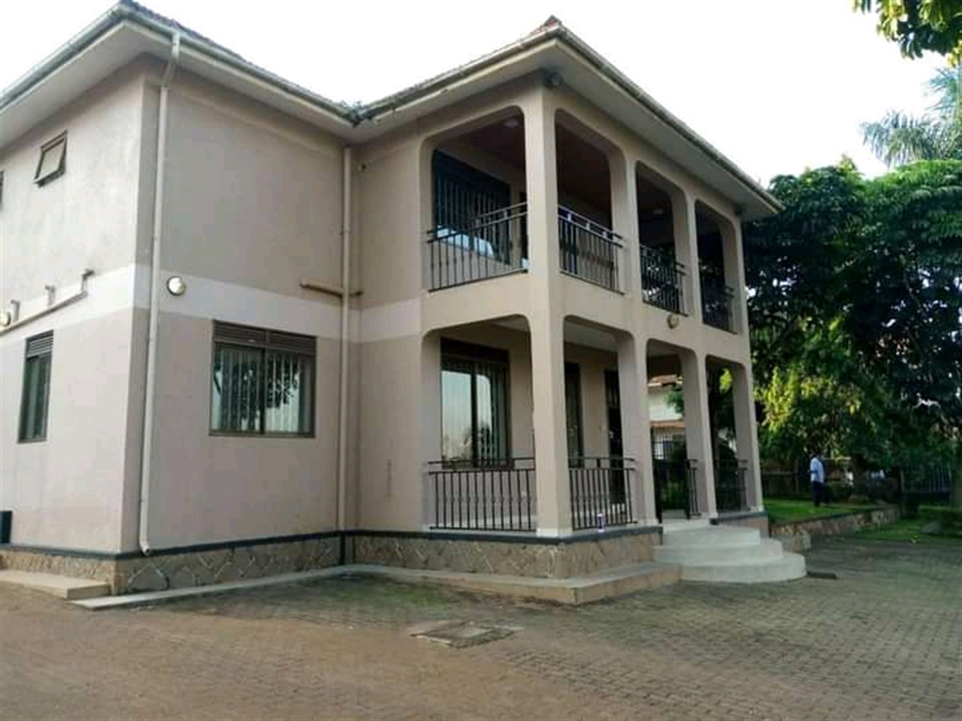 Duplex for rent in Naguru Kampala