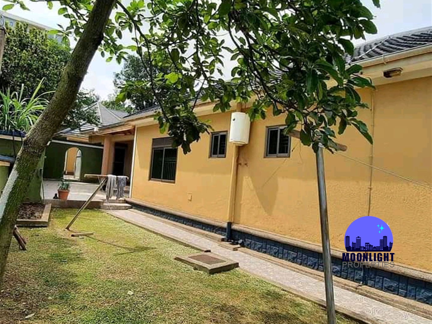 Villa for rent in Munyonyo Wakiso