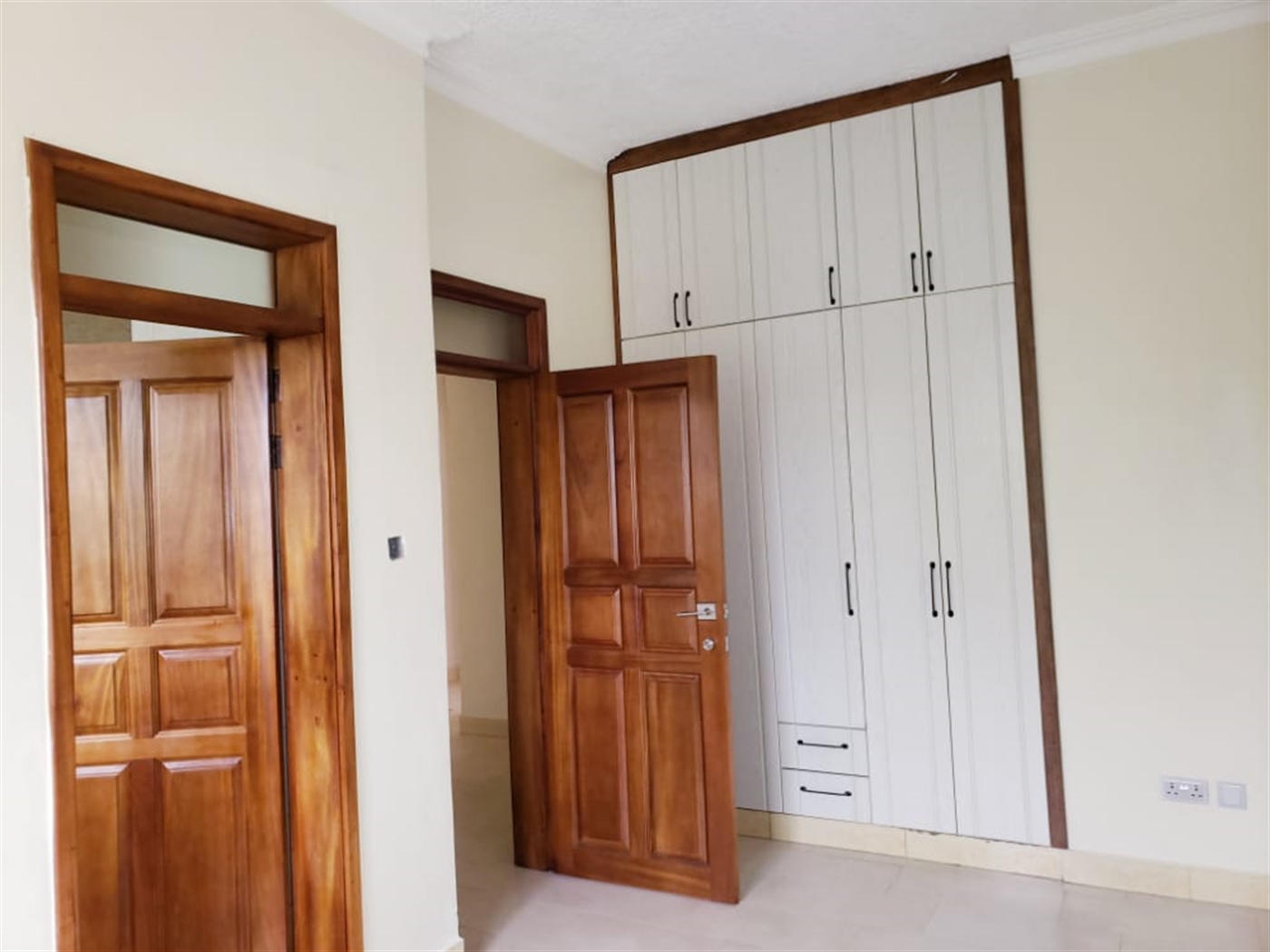 Storeyed house for sale in Bbunga Wakiso