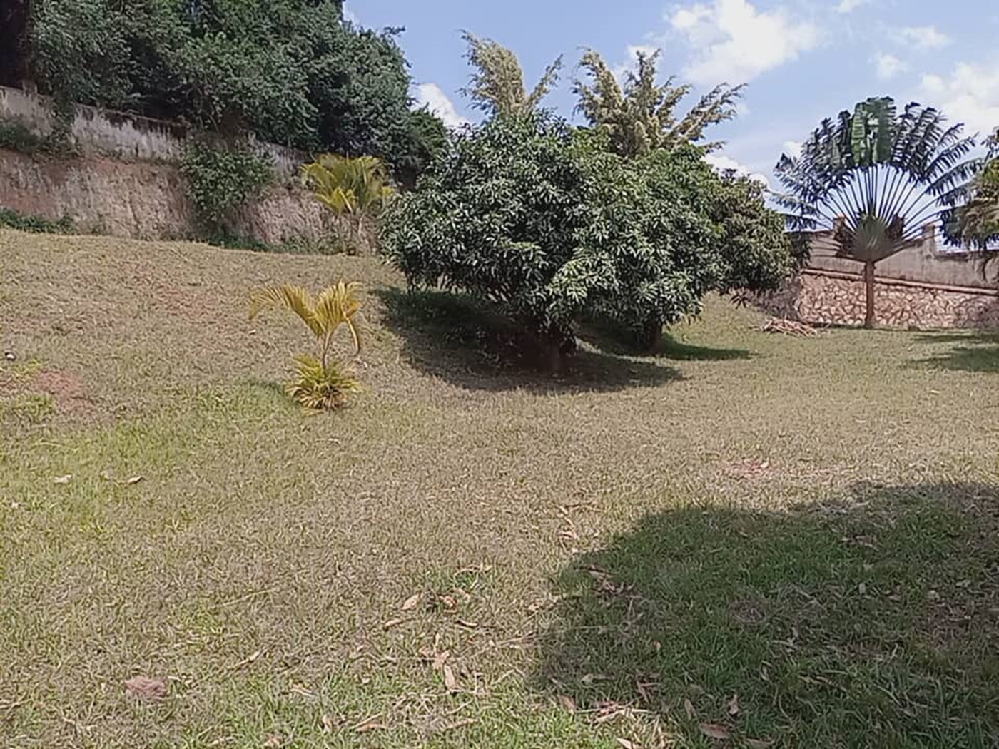 Mansion for sale in Mutundwe Kampala