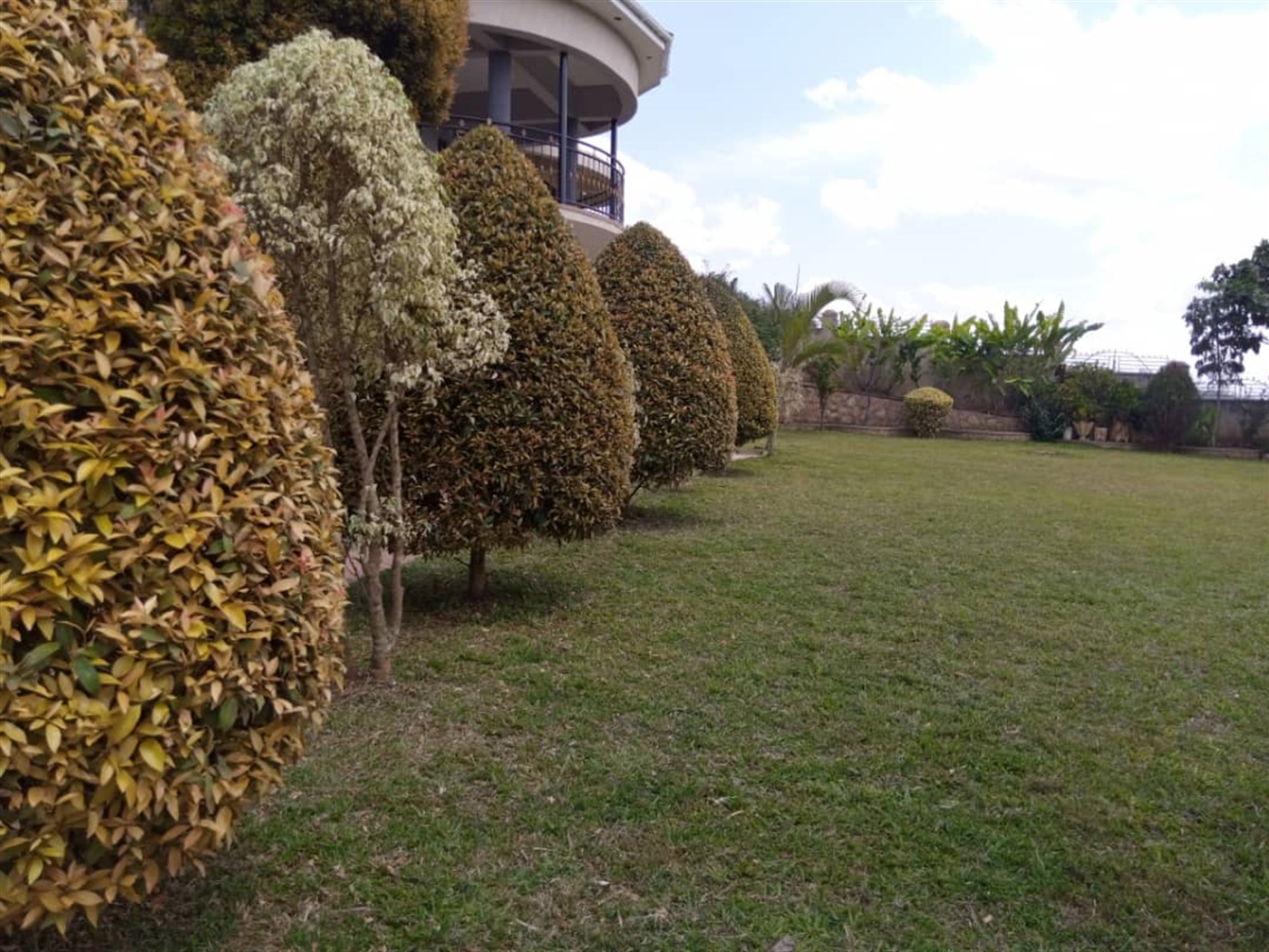 Mansion for sale in Mutundwe Kampala